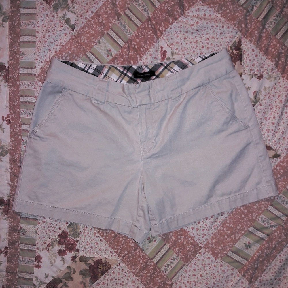 Tommy Hilfiger High Waisted Slack Cream Shorts